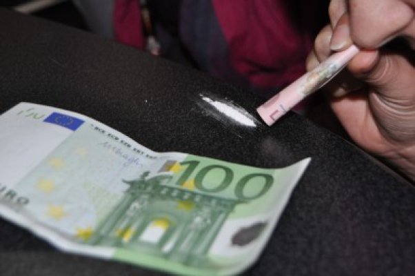 Pericol în cluburile din Mamaia: 14 persoane, prinse în flagrant de poliţiştii specializaţi în combaterea criminalităţii organizate